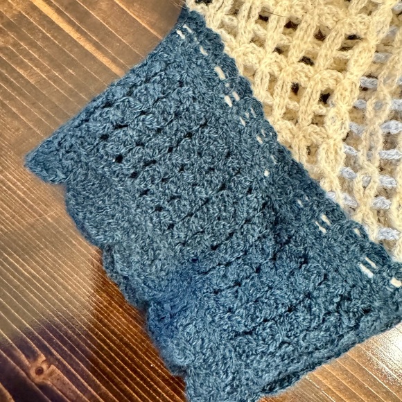 House of Harlow 1960 Crochet Bow Sweater/Poncho in Cream& Navy EUC - Picture 3 of 6